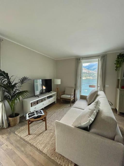 Il Noce Lake View Apartment Lezzeno Luaran gambar