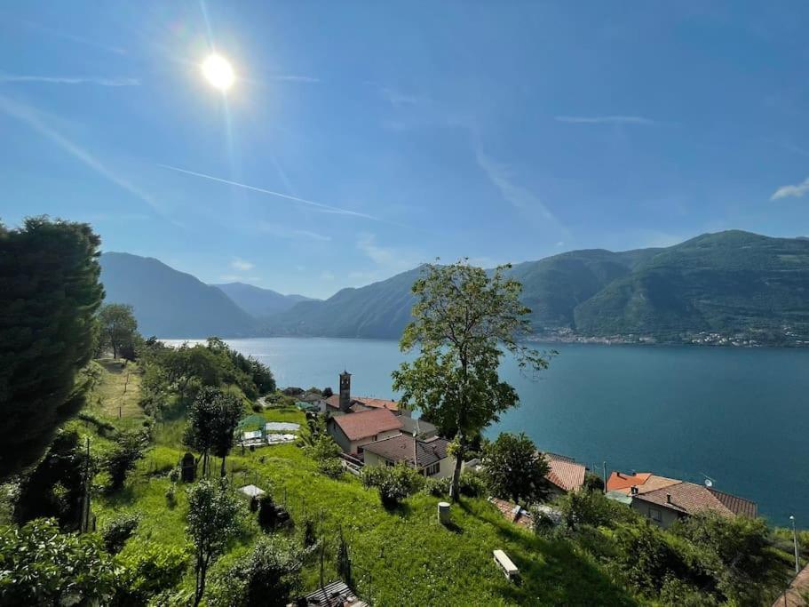 Il Noce Lake View Apartment Lezzeno Luaran gambar