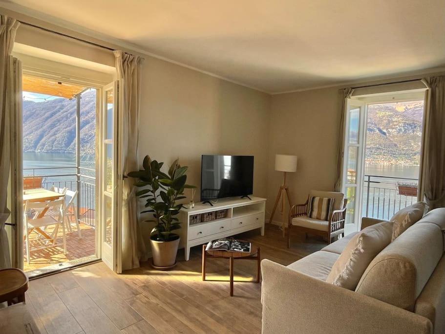 Il Noce Lake View Apartment Lezzeno Luaran gambar