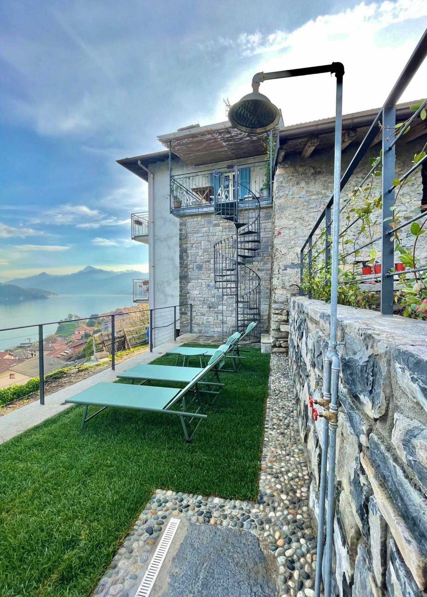 Il Noce Lake View Apartment Lezzeno Luaran gambar